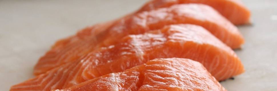 Blumar inicia exportação de salmão fresco via aérea para o Brasil