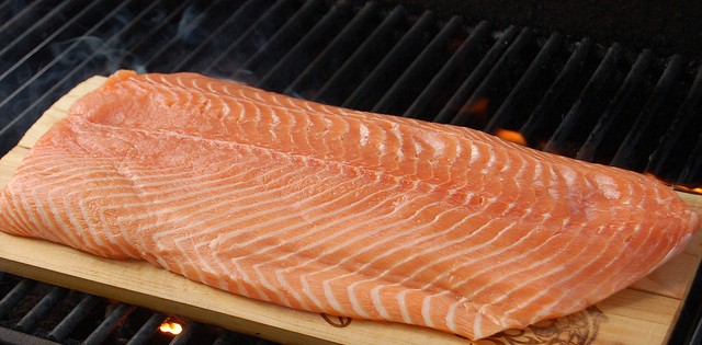 Preços do salmão disparam mais de 50% no primeiro quadrimestre de 2013
