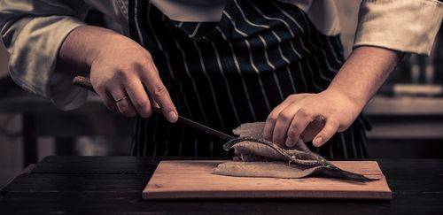 Estudo revela gargalos e chances do pescado no food service brasileiro