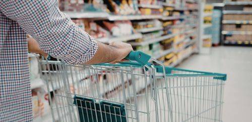 Itens de supermercado têm preços mais altos e consumo cai em fevereiro Itens de supermercado têm preços mais altos e consumo cai em fevereiro