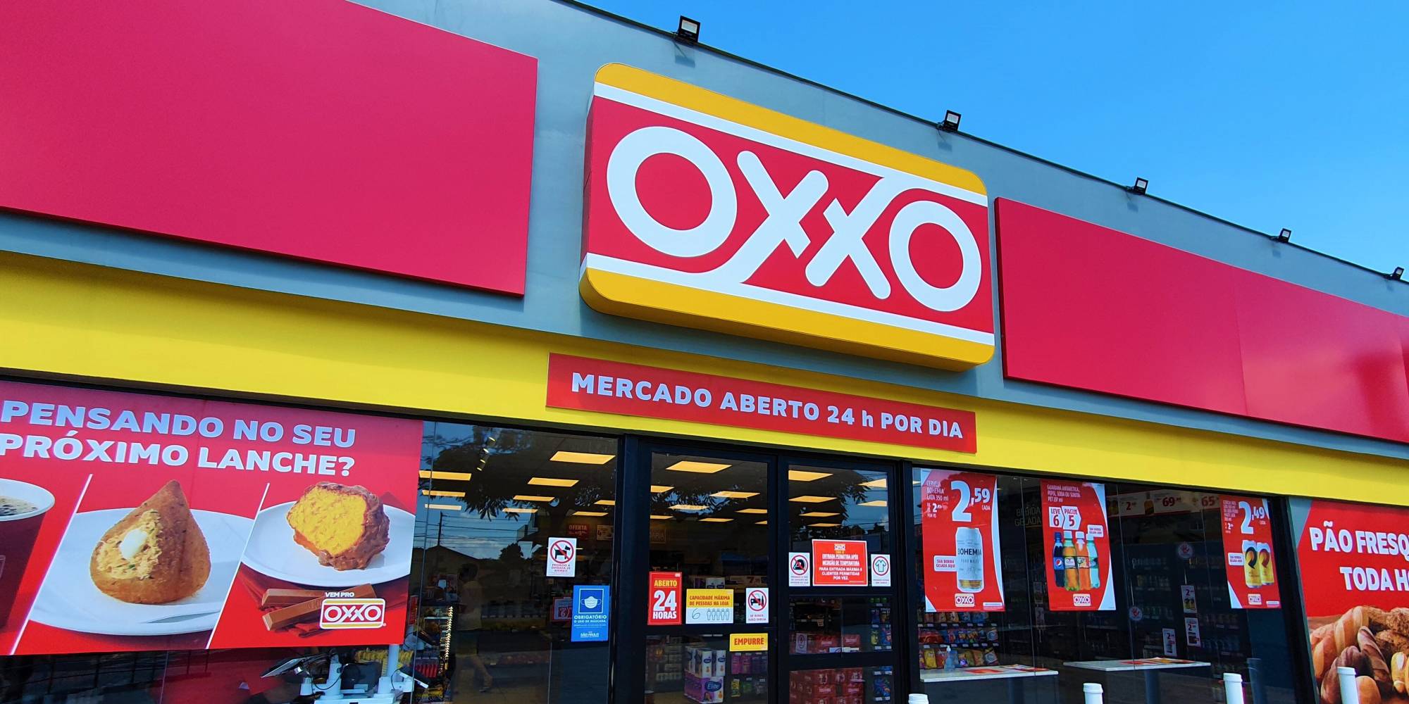 OXXO amplia presença em SP em metrô e terminais de ônibus