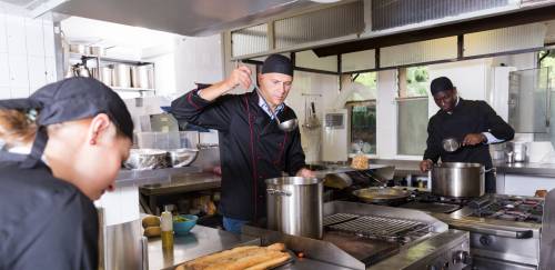 Brasil já soma cerca de 135 mil dark kitchens